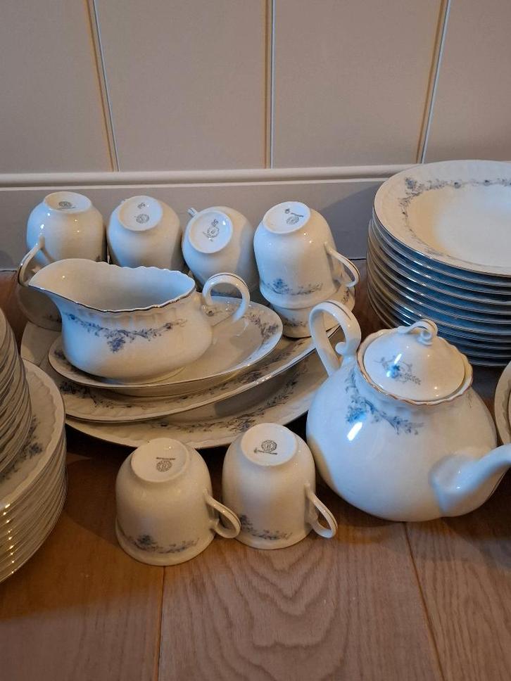 Servies wit, Huis en Inrichting, Keuken | Servies, Zo goed als nieuw, Compleet servies, Porselein, Ophalen
