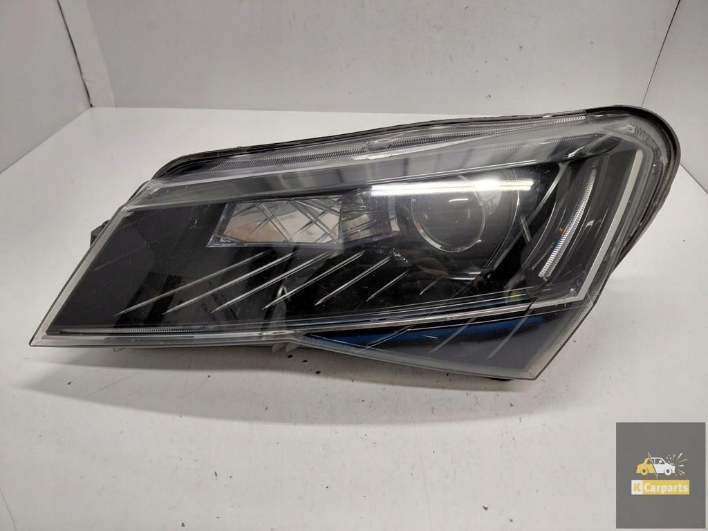 3V1.941.015.B, Connecteurs de phares x non B pour Skoda Supe, Infoline@skoda-auto.cz, Tr. Vaclava Klementa 869
293 01  Mlada Boleslav, CZ