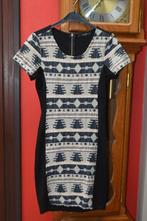 Mooi zwarte rechte jurk „VILA”, maat M, zo goed als NIEUW!, Kleding | Dames, Jurken, Maat 38/40 (M), Zwart, Vila, Ophalen of Verzenden