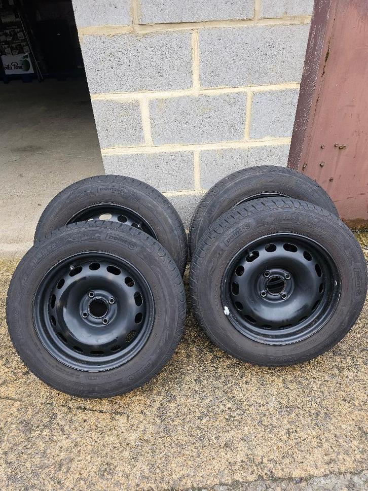 4 Jantes + 4 Pneus + 6 Enjoliveurs Citroën Berlingo, Auto-onderdelen, Banden en Velgen, Banden en Velgen, 15 inch, 195 mm, Bestelwagen