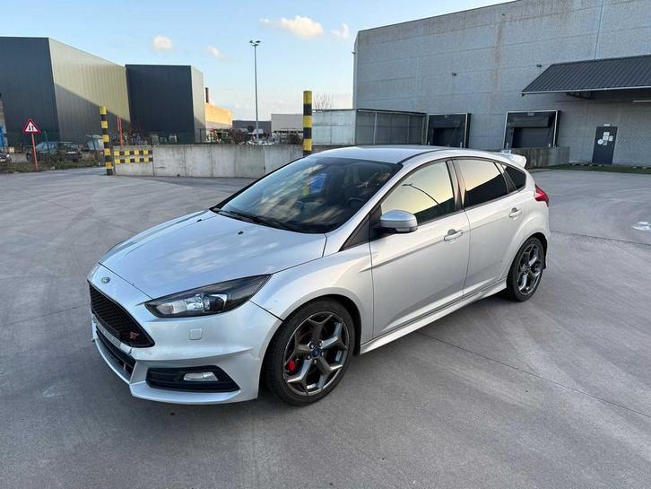 FORD - 2015 - FOCUS ST - ST - Personenauto, Auto's, Ford, Bedrijf, Focus, Diesel, Euro 5, Overige carrosserie, Handgeschakeld