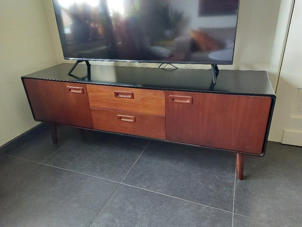 Dutch bone tvkast / dressoir, Ophalen