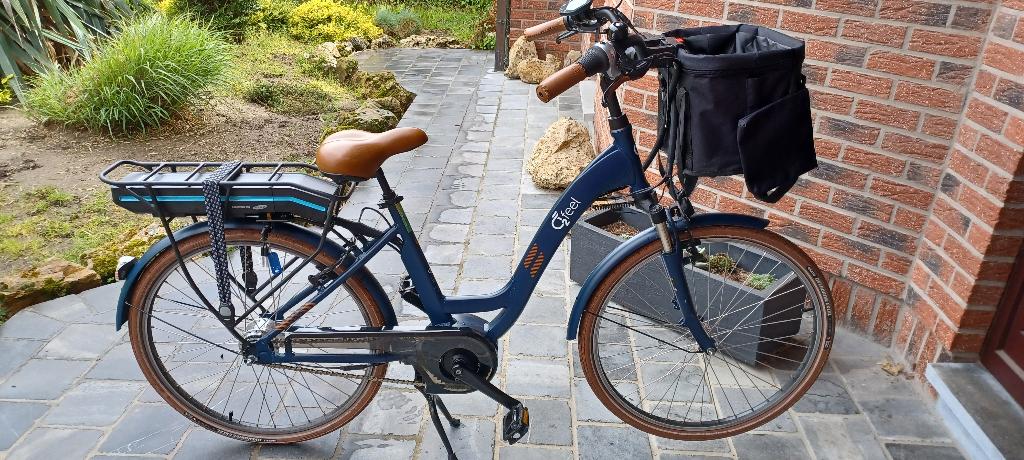 Vélo assistance électrique O2Feel très complet roulé 240 Km, Fietsen en Brommers, Elektrische fietsen, Zo goed als nieuw, Minder dan 47 cm