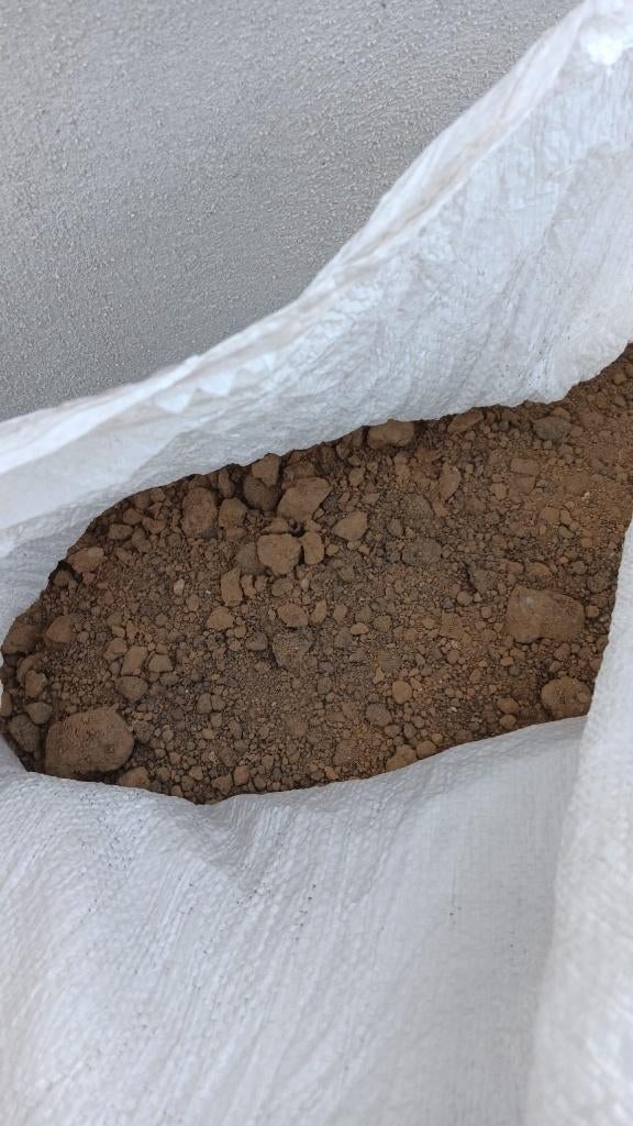 DRINGEND-Gratis land onmiddellijk worden opgehaald(Laken), Ophalen, Tuinaarde