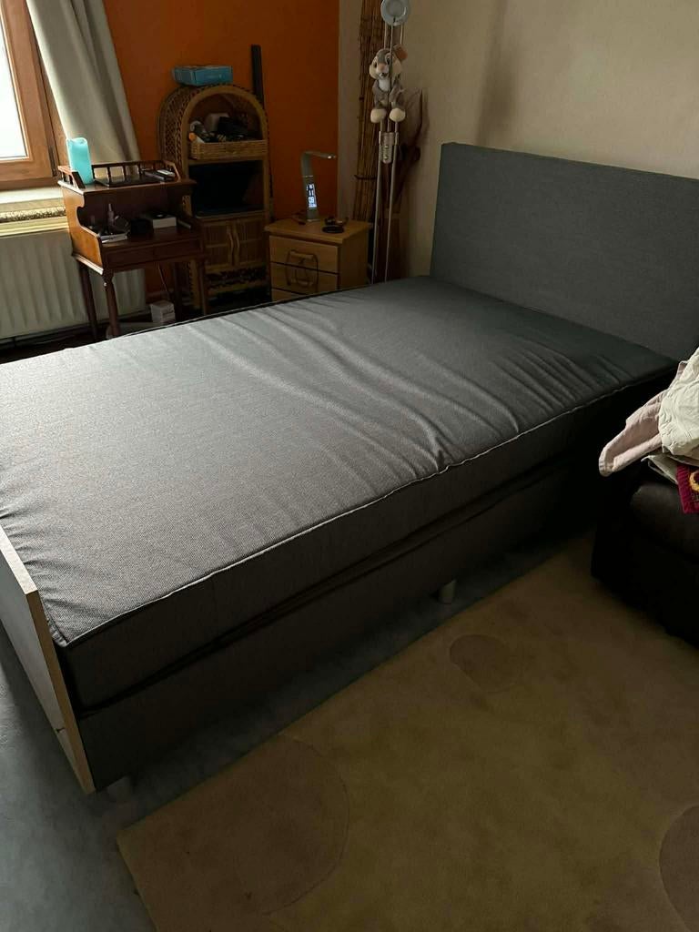 Lit moderne, Enlèvement ou Envoi, Comme neuf