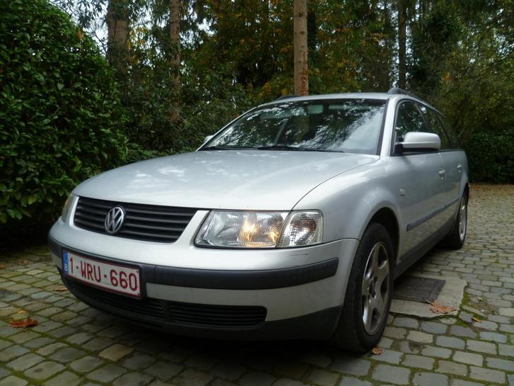 VW Passat 1.6 benzine minder dan 100.000 km nieuwe motor., Autos, Volkswagen, Particulier, Passat, Airbags, Verrouillage central