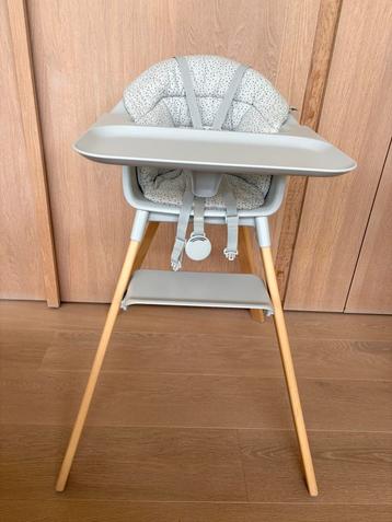 Kinderstoel Stokke + Stokke zitkussentje beschikbaar voor biedingen