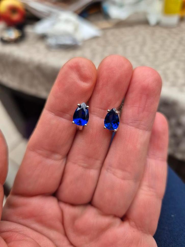 Zilveren oorbellen met blauwe steen 925 gestempeld, Handtassen en Accessoires, Oorbellen, Ophalen of Verzenden