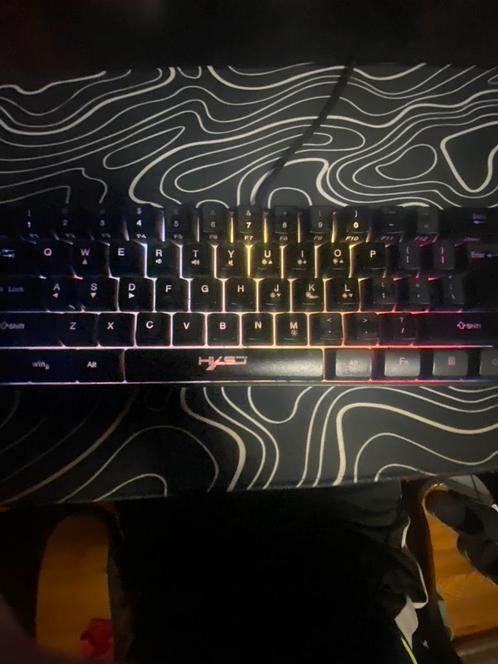 HXSJ 61 Key Rgb Streamer Gaming Keyboard, Computers en Software, Toetsenborden, Gebruikt, Qwerty, Bedraad, Gaming toetsenbord
