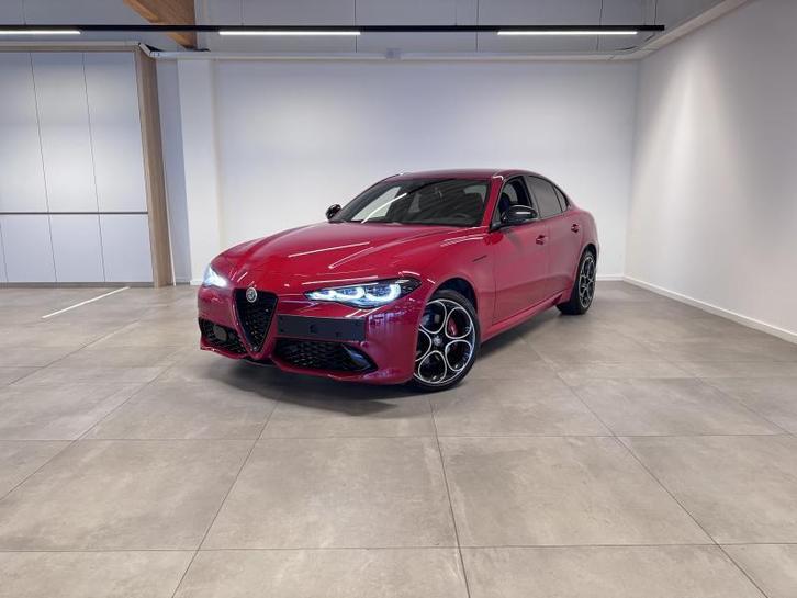 Alfa Romeo Giulia Competizione, Autos, Alfa Romeo, Entreprise, Giulia, Phares directionnels, Régulateur de distance, Airbags, Air conditionné