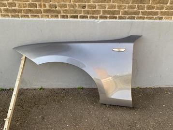 spatbord links BMW 1 serie E81 E87 2003 tot 2013 lichtblauw beschikbaar voor biedingen