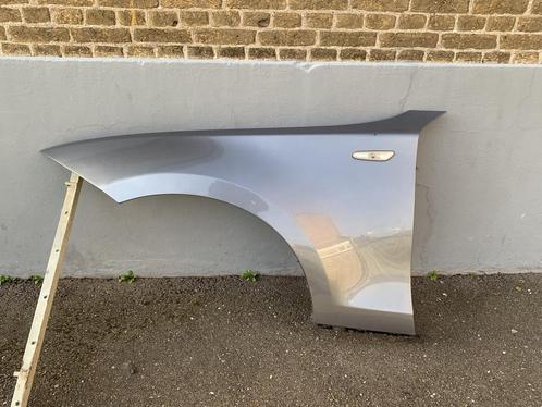 spatbord links BMW 1 serie E81 E87 2003 tot 2013 lichtblauw, Auto-onderdelen, Carrosserie, Spatbord, BMW, Gebruikt, Ophalen of Verzenden