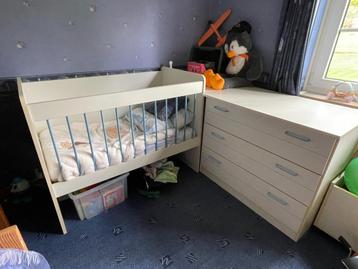 Chambre Bébé : lit cage et commode 3 tiroirs, Garçon ou Fille, Enlèvement, Utilisé, Autres types