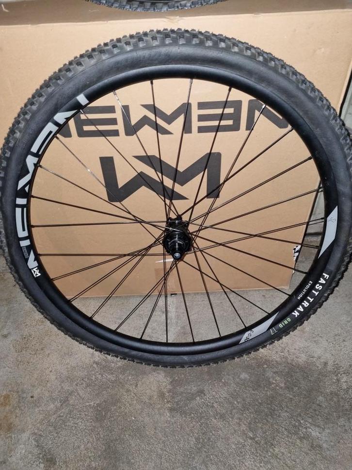 Newmen evolution nieuw, Vélos & Vélomoteurs, Vélos Pièces, Neuf, VTT, Envoi