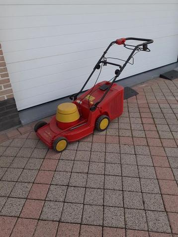 Goed onderhouden grasmaaier beschikbaar voor biedingen