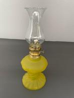 Vintage lampe à huile verre jaune, Verre