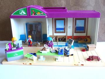 Playmobil meeneemkoffertje dierenkliniek beschikbaar voor biedingen