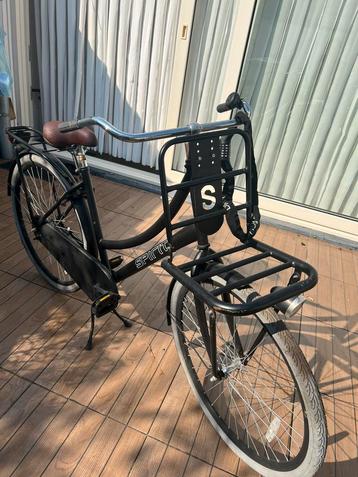 Dames fietsen weinig gebruikt. beschikbaar voor biedingen