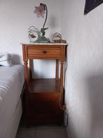 Mooi antiek nachtkastje, Enlèvement