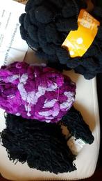 2 bollen voor 2 sjaals + 100 g bouclégaren zwart, Hobby en Vrije tijd, Ophalen of Verzenden, Nieuw, Breien of Haken, Wol of Garen