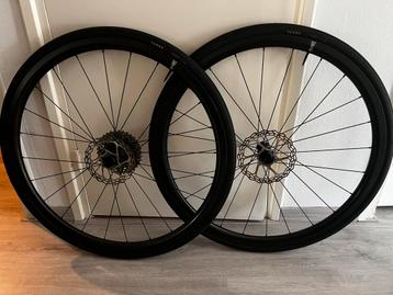 Dt 240EXP naven in Van Speyk wheels 30mm carbon beschikbaar voor biedingen