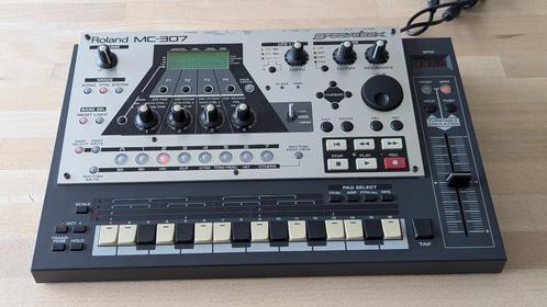 Roland MC-307 Groovebox in uitstekende staat, Muziek en Instrumenten, Drumcomputers, Gebruikt, Roland, Ophalen