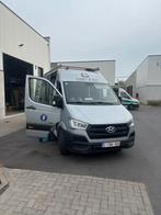 Hyundai h350 incl rekken en dakrek, Auto's, Bestelwagens en Lichte vracht, Euro 5, Achterwielaandrijving, 3000 kg, Grijs