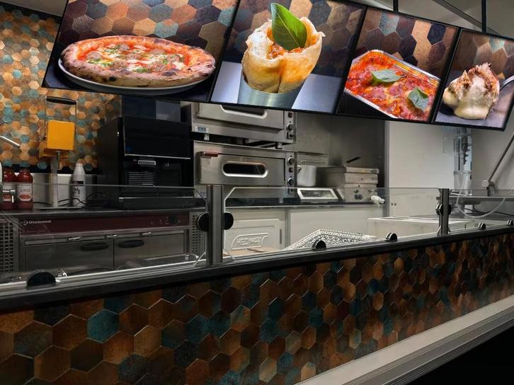 Foodtruck/Verkooptruck + inrichting TE KOOP (2022), Zakelijke goederen, Stock en Retail | Verkoopwagens, Ophalen