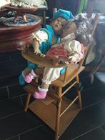 1950ies hogekinderstoel met 2 recentere poppen, Ophalen of Verzenden