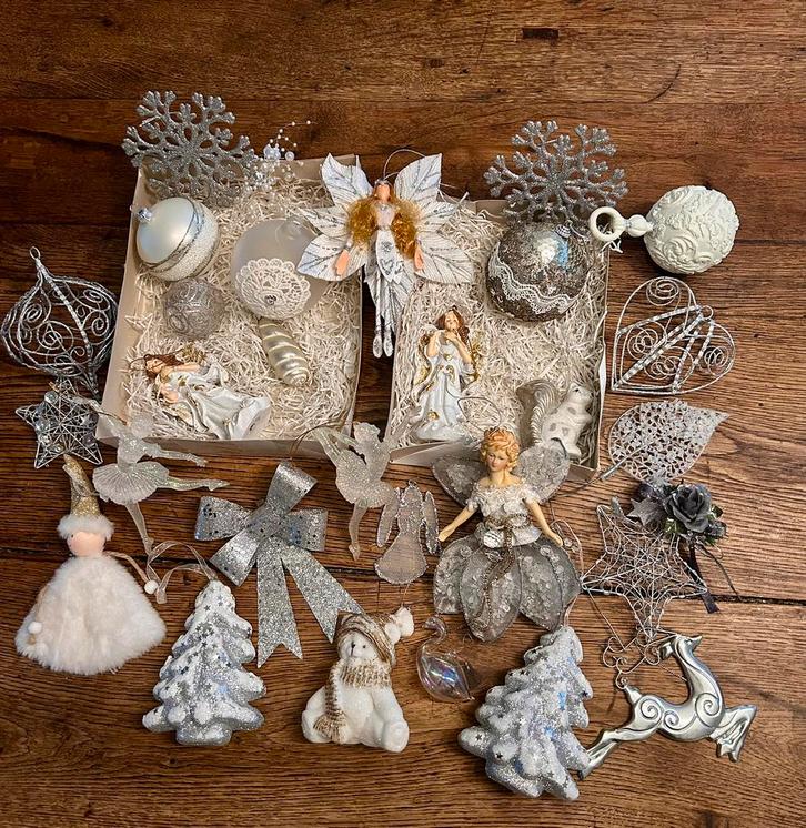 Set kerstballen in wit & zilver, Diversen, Kerst, Zo goed als nieuw, Ophalen of Verzenden
