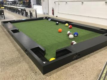  table de billard XXL d'occasion pour aire de jeux intérieur