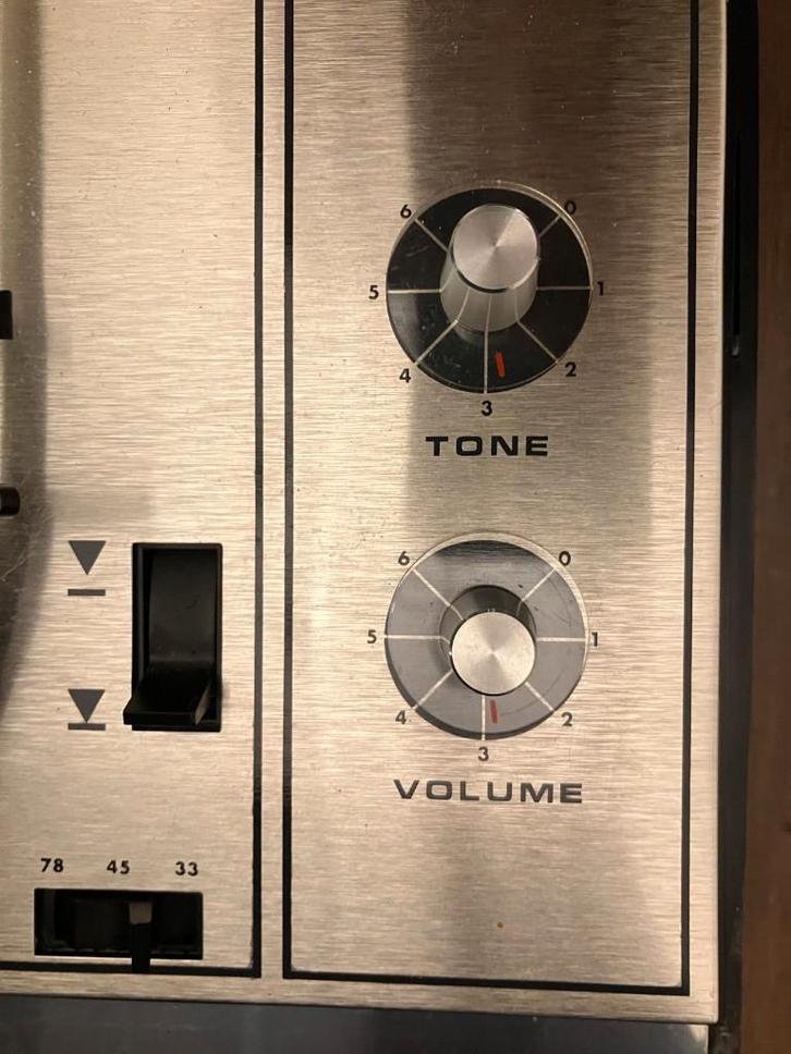 3 tourne-disques portables à piles des années 70 siera, TV, Hi-fi & Vidéo, Tourne-disques, Utilisé, Tourne-disque, Philips, Enlèvement ou Envoi