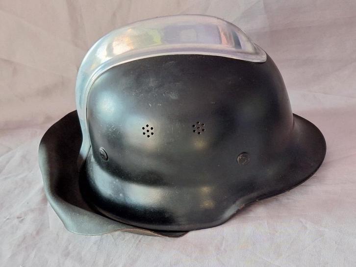 Ancien casque allemand "Luftschutz" pompiers avec intérieur, Collections, Objets militaires | Seconde Guerre mondiale, Armée de terre