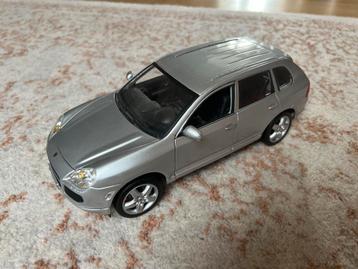 Schaalmodel Porsche Cayenne Turbo 2004 beschikbaar voor biedingen