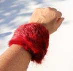 Bracelet neuf rouge en lapin, Bijoux, Sacs & Beauté, Bracelets, Rouge, Enlèvement ou Envoi, Neuf
