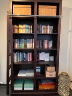 Vol-houten (boeken)kast met laddertje, Huis en Inrichting, Kasten | Boekenkasten, Ophalen, Met plank(en), Gebruikt, 100 tot 150 cm