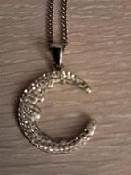 Merk Victoria : ziver kleurige hanger (zie foto's), Handtassen en Accessoires, Kettingen, Ophalen of Verzenden, Zo goed als nieuw