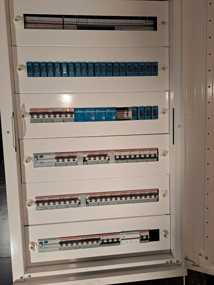 Uw elektrieker in groot Antwerpen, Bricolage & Construction, Électricité & Câbles, Enlèvement