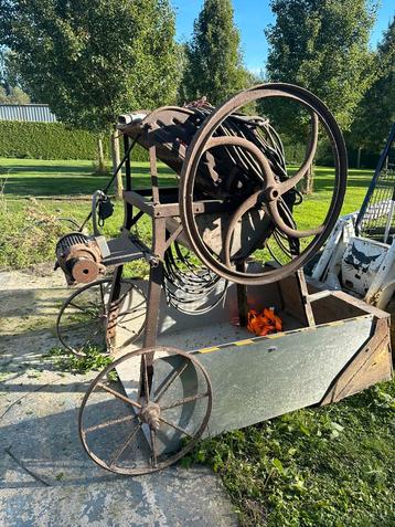 Antieke bietenmolen op 380v beschikbaar voor biedingen