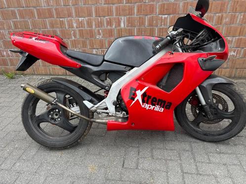 Aprilia RS 50 EXTREMA met papieren en groot lot onderdelen, Fietsen en Brommers, Brommers | Overige merken, Gebruikt, Klasse B (45 km/u)