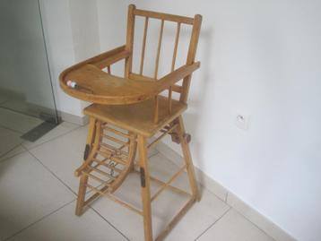jolie chaise vintage en bois pour enfants