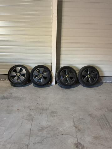 Mini cooper SE velgen winterset beschikbaar voor biedingen