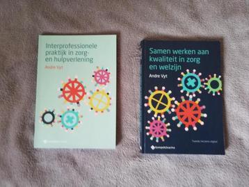 Studieboeken 1ste master kinesist, van André Vyt beschikbaar voor biedingen