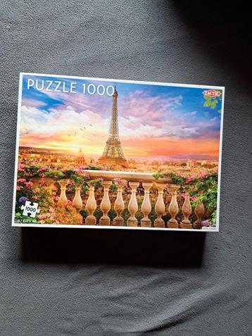 Verschillende puzzels 1000 stukjes beschikbaar voor biedingen
