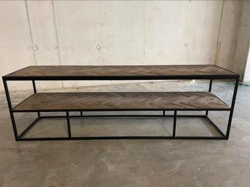 Industriële Salontafel beschikbaar voor biedingen