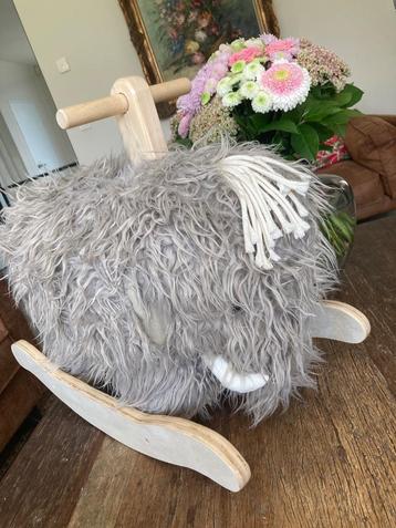 Rocking mammoth beschikbaar voor biedingen