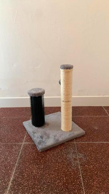 Kattenkrabpaal met massagestuk beschikbaar voor biedingen