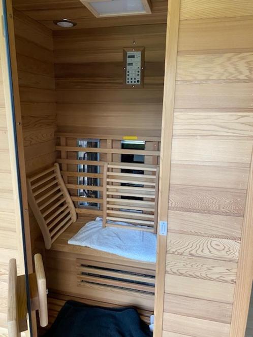 INFRAROODCABINE, Sport en Fitness, Sauna, Zo goed als nieuw, Infrarood, Ophalen