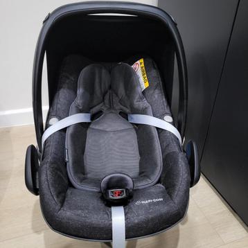 Maxi Cosi Pebble Plus incl hoes en bijhorend dekentje 