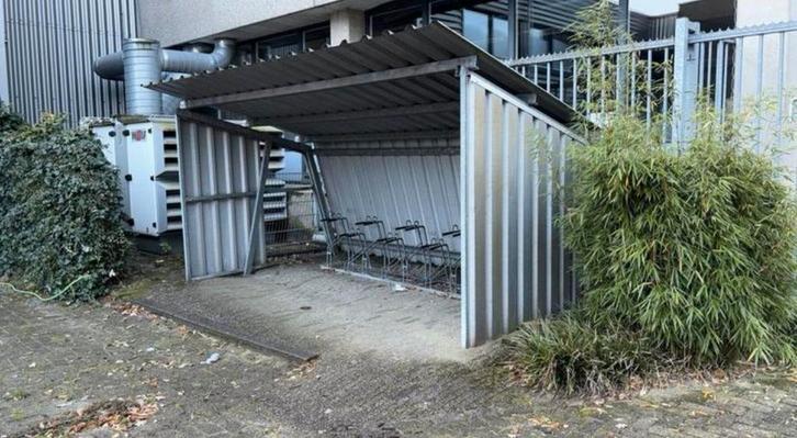 Fietsenhok overkapping fietsenstalling schuilstal evt 2 stuk, Tuin en Terras, Overkappingen, Zo goed als nieuw, Ophalen